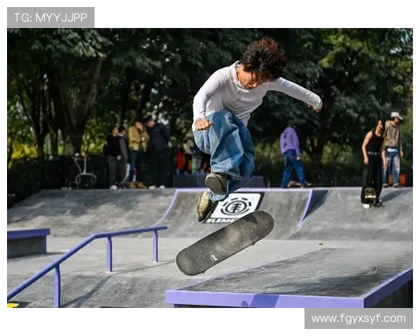 重庆滑板队在滑板节奏排行榜中荣获第八名展现出色实力与团队风采